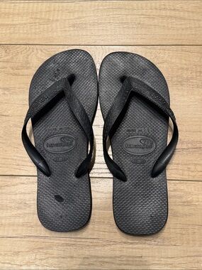 Havianas flip flops